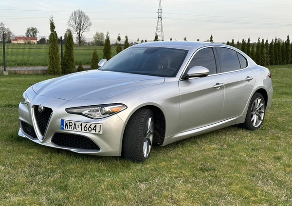 Alfa Romeo Giulia cena 84900 przebieg: 153700, rok produkcji 2017 z Leśnica małe 121